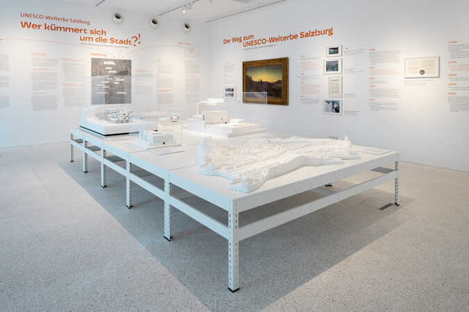 Ausstellung „UNESCO-Welterbe Salzburg: Wer kümmert sich um die Stadt?!“ in der Galerie © Salzburg Museum / MHM architects / Gregor Graf